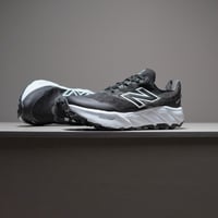 حذاء New Balance Hierro V9