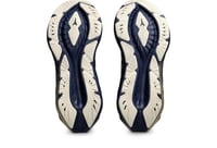 حذاء ASICS Novablast 4