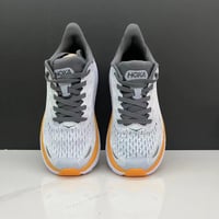 Hoka Clifton 8