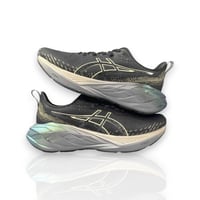 حذاء ASICS Novablast 4