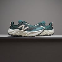 حذاء New Balance Hierro V9