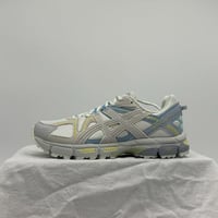 حذاء asics khan 8