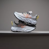 حذاء New Balance Hierro V9