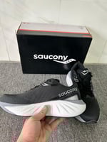 حذاء Saucony Triumph 22