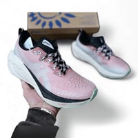 حذاء ASICS Novablast 4