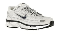 حذاء Nike p 6000