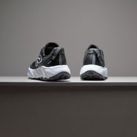 حذاء New Balance Hierro V9