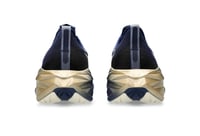 حذاء ASICS Novablast 4