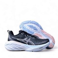 حذاء ASICS Novablast 4