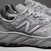 حذاء New Balance Hierro V9