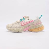 حذاء Nike V2K Run