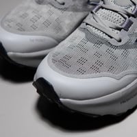 حذاء New Balance Hierro V9