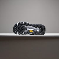 حذاء New Balance Hierro V9