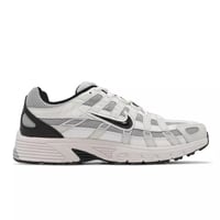 حذاء Nike V2K Run