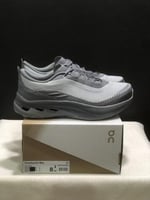 On Running Cloudsurfr Max 2