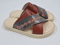 نعال شرقي مطرز