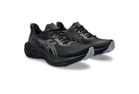 حذاء ASICS Novablast 4