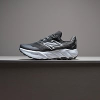 حذاء New Balance Hierro V9