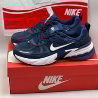 حذاء Nike V2K Run