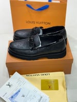 حذاء لويس فيتون