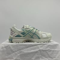 حذاء asics khan 8