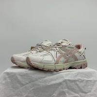 حذاء asics khan 8