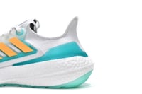 حذاء Adidas UltraBoost 22