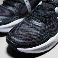 حذاء New Balance Hierro V8