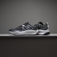 حذاء New Balance Hierro V8