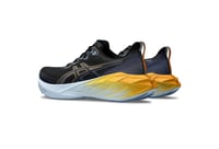 حذاء ASICS Novablast 4