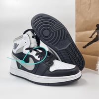 حذاء Nike Air Jordan
