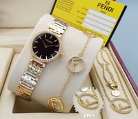 ساعة فندي FENDI نسائي