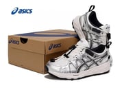 حذاء أطفال asics