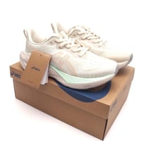 حذاء ASICS Novablast 4