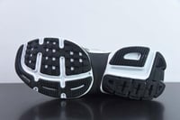 حذاء Nike V2K Run