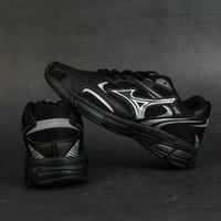 حذاء ميزونو – Mizuno