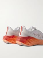 حذاء ASICS Novablast 4