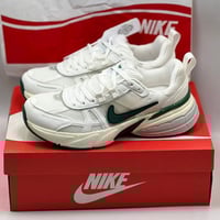 حذاء Nike V2K Run