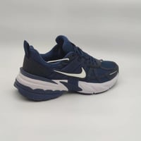 حذاء Nike V2K Run