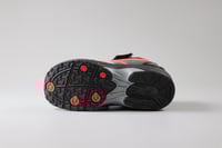 حذاء أطفال asics