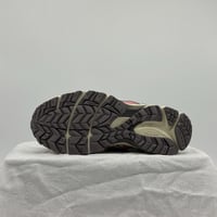 حذاء asics khan 8