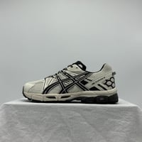 حذاء asics khan 8
