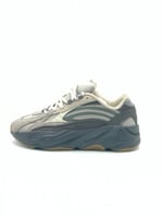 حذاء كاجوال 700