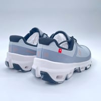 حذاء On Running cloud