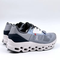 حذاء On Running cloud