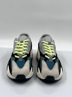 حذاء كاجوال 700