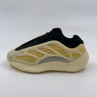 حذاء كاجوال 700