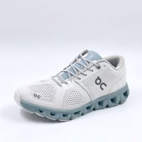 حذاء On Running cloud