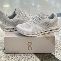 حذاء On Running cloud