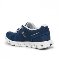 حذاء On Running clouds